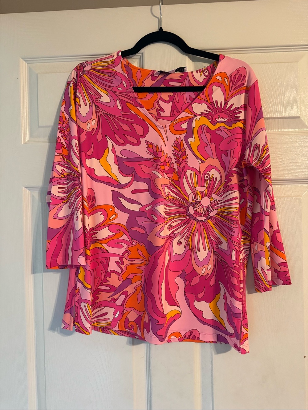 Vibrant Pink Floral V-Neck 3/4 Sleeve Tunic
